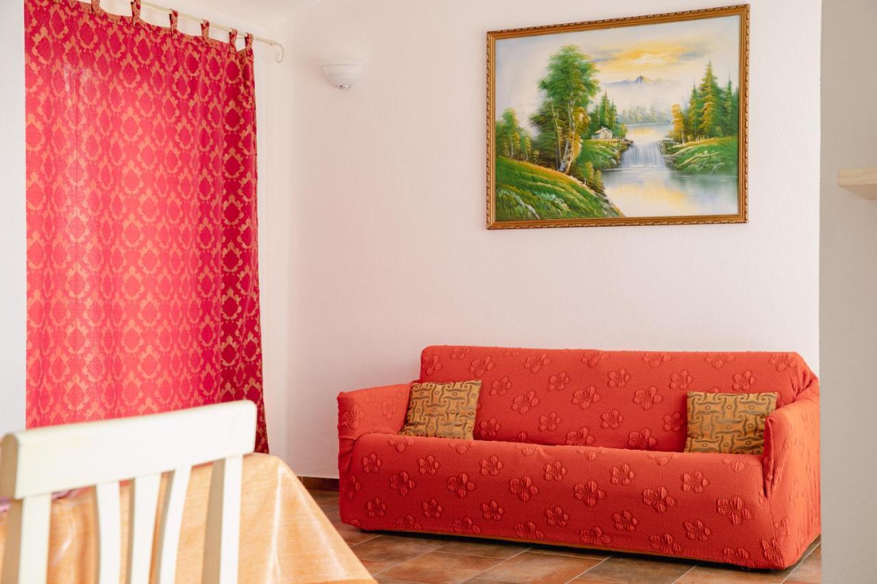 Le Residenze Di Baia Sant'Anna Villa Tanaunella Buitenkant foto