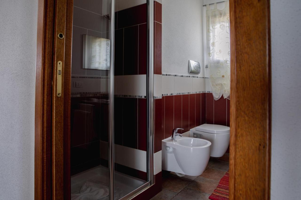 Le Residenze Di Baia Sant'Anna Villa Tanaunella Buitenkant foto