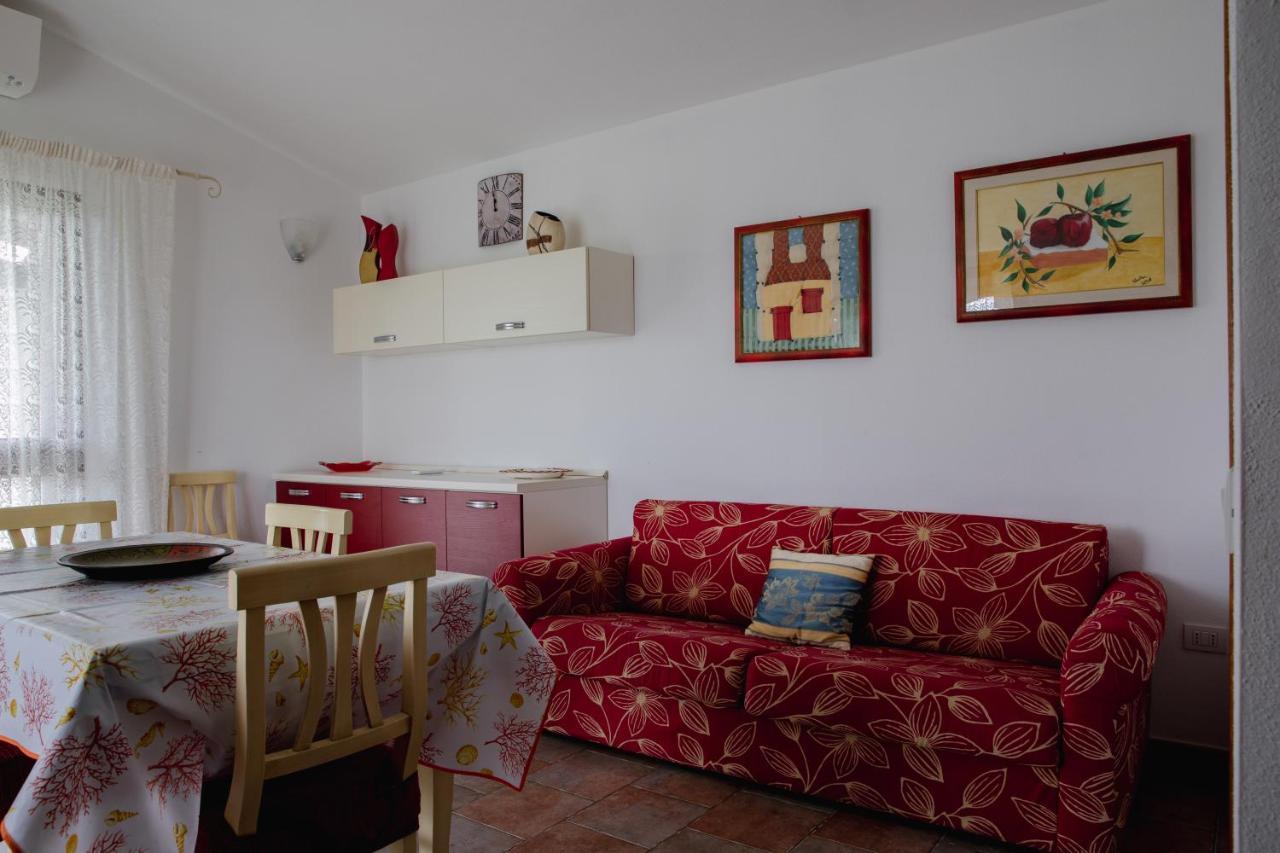 Le Residenze Di Baia Sant'Anna Villa Tanaunella Buitenkant foto
