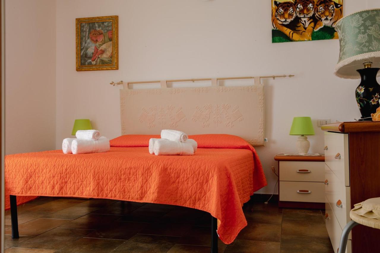 Le Residenze Di Baia Sant'Anna Villa Tanaunella Buitenkant foto